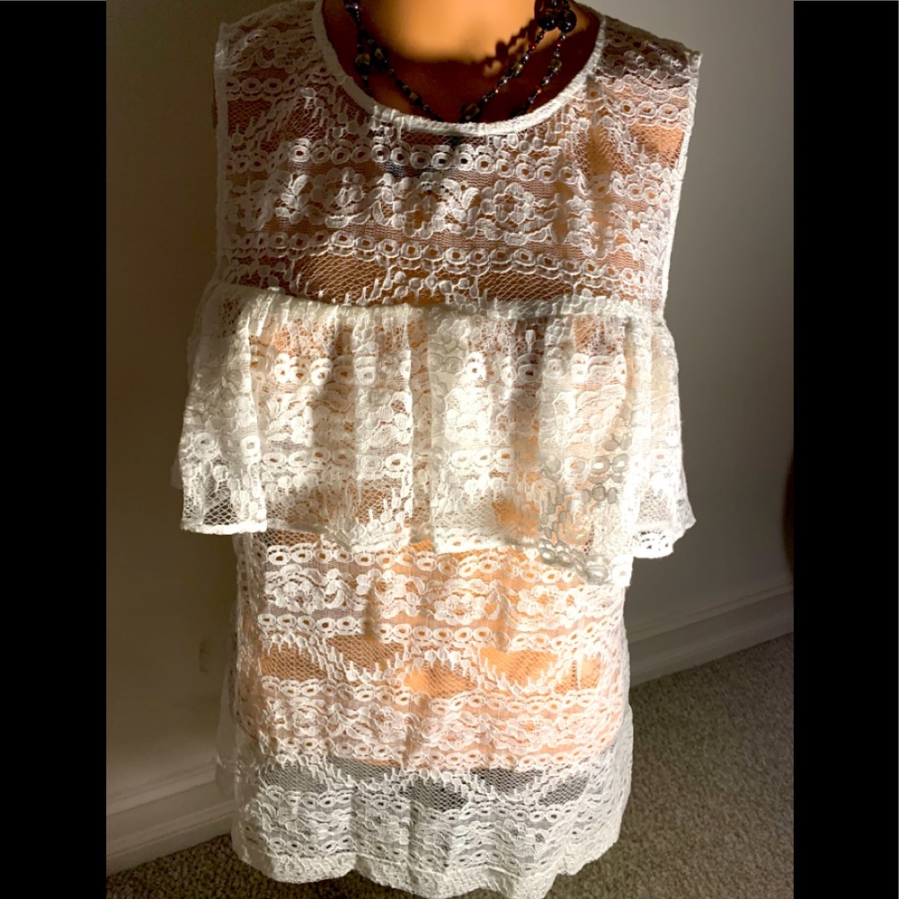 NWT LAUNDRY Shelli Segal  CREAM LACE BLOUSE